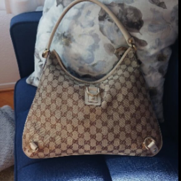 Gucci Handbag - Picture 5 of 6